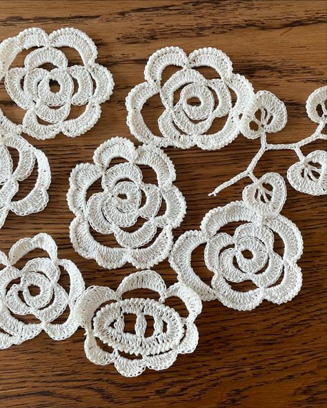 Irish crochet roses and leaves https://n85crochet.etsy.com/listing/1781273825 #irishcrochetflowers #irishcrochetlacework #irishcrocheting #crochetirish Irish Crochet Flowers, Crochet Roses, Irish Lace Crochet, Crochet Rose, Crochet Tablecloth, August 20, Irish Crochet, Tablecloths, Easy Crochet