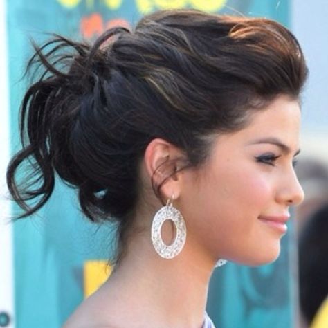 loose updos - Google Search Brunette Updo Front View, Spanish Updo Hairstyles, No Part Updo, Selena Gomez Updo, Up Do Front View, Wedding Makeup Indian, Wedding Hairstyles And Makeup, Loose Updo, Indian Wedding Hairstyles