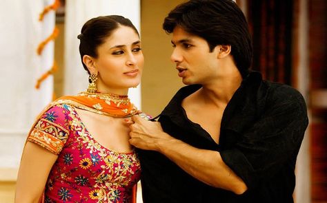 Surprised! #KareenaKapoor Firse Karengi Shahid Ke Sath Kaam Janiye Poori News Yaha Se: http://nyoozflix.in/bollywood-gossip/kareena-shahid-sath-karenge-kaam/ Aditya Kashyap, Jab We Met, Udta Punjab, Vintage Bollywood Aesthetic, Bollywood Films, 90s Bollywood, Deep Autumn, Bollywood Couples, Shahid Kapoor