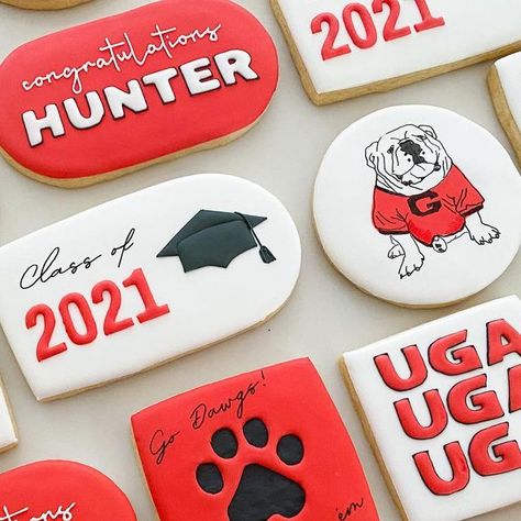 Casey Wilson Puetz on Instagram: "Go dogs!…I mean dawgs. • • • • • #sugarcookie #sugarcookies #royalicing #cookiesofinstagram #royalicingcookies #customcookies #cookiedecorating #decoratedcookies #sugarcookiesofinstagram #cookieart #decoratedsugarcookies #edibleart #cookier #cookiedecorator #sugarcookiedecorating #cookieartist #shoplocal #instacookies #ugacookies #godawgs #uga #sugarcookieart #sugarart #icingcookies" Uga Cookies Decorated, Casey Wilson, Uga Graduation, Graduation Cookies, Cookie Inspiration, Sugar Art, Cookie Art, Edible Art, Icing Cookies