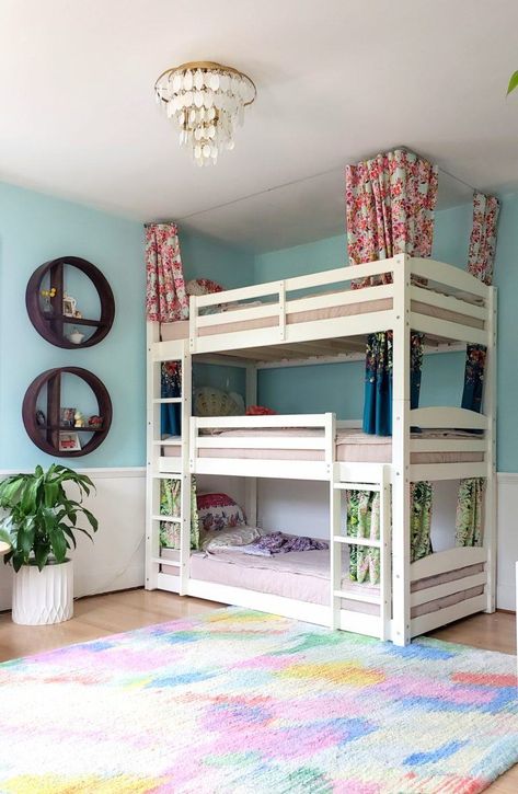 Bunk Bed Curtains How-to Tutorial {Reality Daydream} Curtains On Bunk Beds, Bunk Beds Curtains, Bed Curtains Diy, 3 Beds In One Room Ideas, 3 Bunk Bed, Bunk Bed Organization, Bunk Bed Decor, Bunk Bed Curtains, Bunk Bed Tent