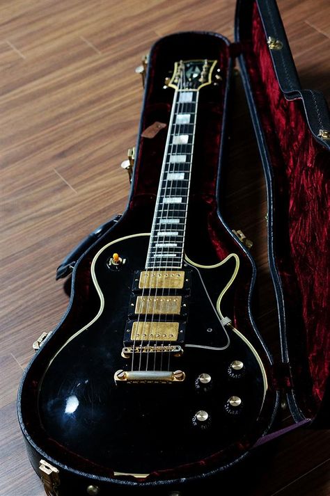 Gibson Les Paul Custom 57 Black Beauty Gibson Black Beauty, Gibson Les Paul Black, Les Paul Black Beauty, Learn Reading, Gibson Les Paul Custom, Number Eight, Les Paul Guitars, Gibson Guitar, Easy Lessons