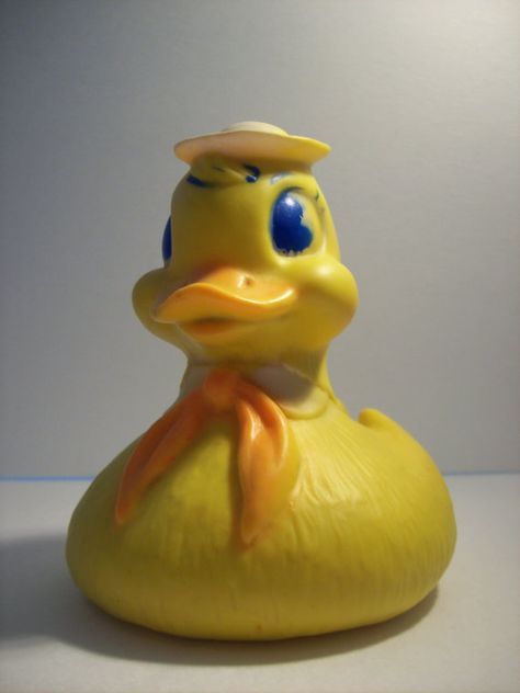 Vintage Rubber Duck, Duck Memes, Creepy Toys, Rubber Duckies, Ugly Duckling, Rubber Ducky, Rubber Duck, Vintage Love, Teddy Bears