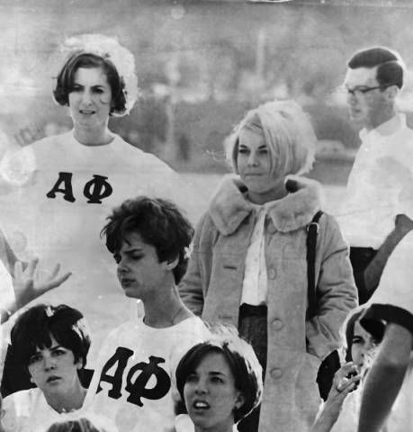 Alpha Phi Profile Picture, Alpha Phi Aesthetic, Alpha Phi Graphic, Aphi Merch, Greek Activities, Vintage Sorority, Quad Room, Alpha Phi Sorority, Sorority Ideas