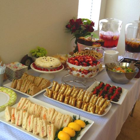 Sandwich Bar, Bridal Tea Party, Party Sandwiches, Breakfast Party, Party Food Buffet, Tea Party Food, Birthday Brunch, Birthday Party Food, Party Buffet