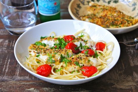 Halibut Pasta, Light Pasta Dishes, Fish Fillet Recipe, Fish Pasta, Light Pasta, Halibut Recipes, Butter Pasta, Garlic Pasta, Supper Recipes