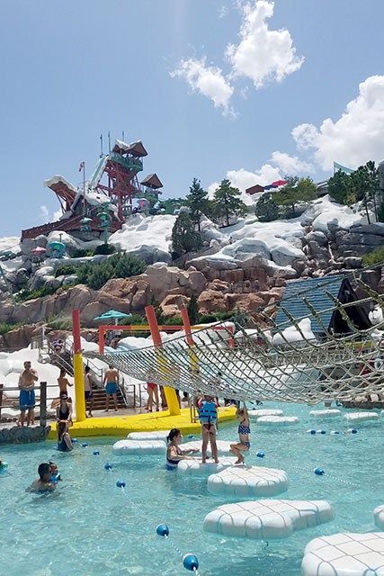 A Fun Summer Day at Disney's Blizzard Beach Water Park - I am a Honey Bee Disney Water Parks, Mickey Ice Cream, Disney Blizzard Beach, Beach Disney, Marbella Beach, Water Theme Park, Orlando Usa, Taman Air, Disney Parque