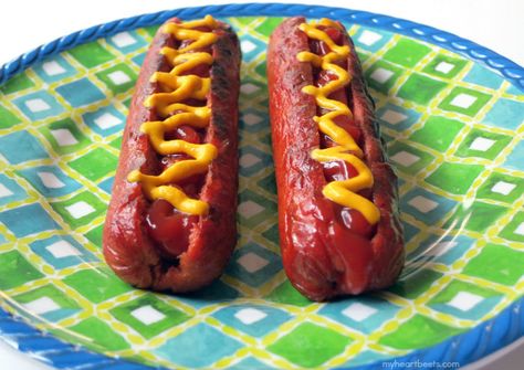 4 ways to eat a hot dog without a bun by myheartbeets.com Hot Dog No Bun, Hot Dog Recipes No Bun, Bunless Hot Dog Recipes, Healthy Hot Dog Recipes, Hot Dog Recipes Creative, New York Fries, Healthy Hot Dog, Homemade Hot Dog Buns, Homemade Hot Dogs