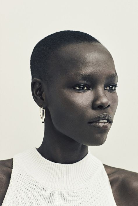 Grace Bol, Portrait Photography Women, Dark Skin Beauty, Colorful Portrait, Beauty Portrait, Creative Portraits, Photography Skills, Photography Tutorials, Photography Women