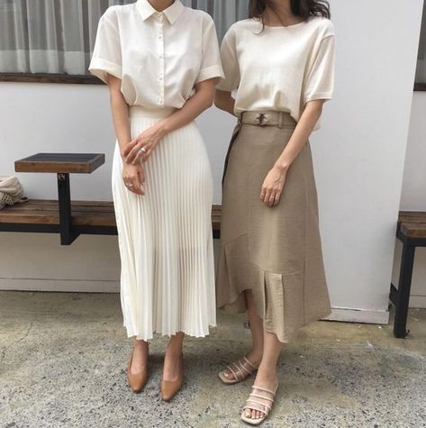 Clean Feminine Style, Modest Minimalist Fashion, Minimal Feminine Style, Modest Spring Fashion, Feminine Minimalist Style, Minimalist Feminine Style, Korean Spring Fashion, Summer Minimalist Fashion, Minimal Fashion Summer