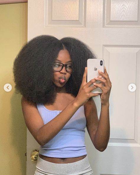 Black Female Hairstyles Natural, Long Healthy Afro Hair, Big Type 4 Hair, Curly Afros For Black Women, Natural Hair Model, Long Natural Hair For Black Women, Thick 4b Hair, Blow Dried Hairstyles Black Women 4c, Afro With Bangs 4c