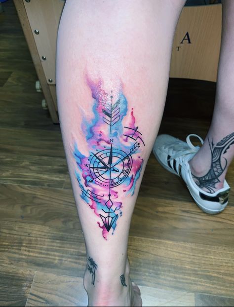 #tattoo #calftattoo #arrow #compass #watercolortattoo #watercolor Sagittarius Tattoo Watercolor, Watercolor Couple Tattoo, Tattoo Parejas, Watercolor Compass Tattoo, Calf Tattoo Ideas, Positivity Tattoo, Black Flowers Tattoo, Ink Tattoo Design, Red Ink Tattoo