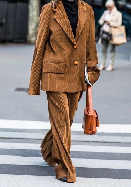 BUSY SEASON Fashion Gone Rouge, Brown Suit, Streetwear Styles, Work Flow, Sophisticated Outfits, Casual Suit, Winter Jackets Women, Fall Street Style, Fall Winter Outfits