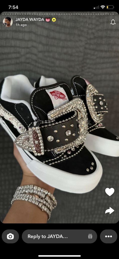 Pretty Sneakers, Jayda Wayda, Mode Tips, Trendy Shoes Sneakers, Pretty Shoes Sneakers, Shoes Outfit Fashion, Fashion Y2k, Fresh Shoes, Hype Shoes