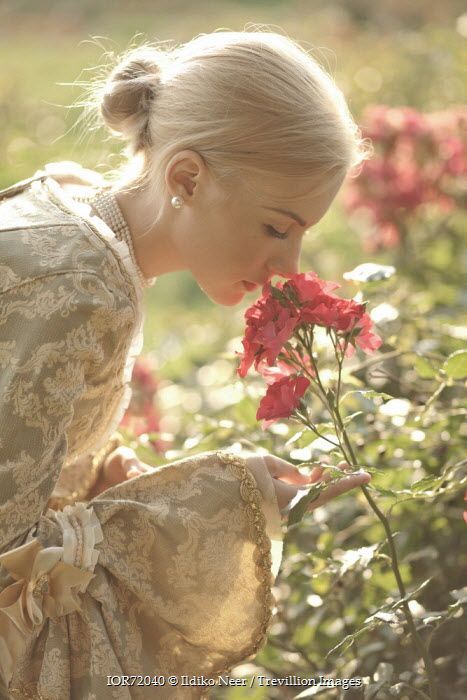 Foster Kids, Smelling Flowers, Flower Photoshoot, Ethereal Aesthetic, Cottage Garden Design, Character Inspiration Male, Historical Women, Beautiful Cottages, Romantic Lighting