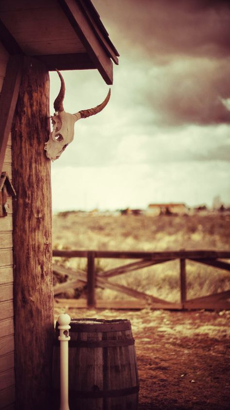 Western Photography Wallpaper, Old Western Background, Gothic Western Wallpaper, Old Western Wallpaper Iphone, Southwestern Iphone Wallpaper, Old Western Aesthetic Wallpaper, Western Core Aesthetic, Western Pictures For Wall Collage, Vintage Western Aesthetic Wallpaper