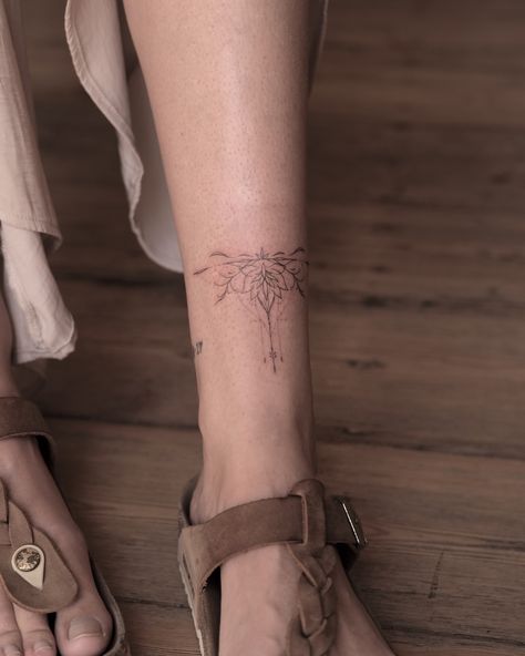 ✨ anklet ✨ booking is open in Lisbon send your ideas via dm or fill in the form in bio 🤍 #finelinetattoos #ankletattoo #tattoolisboa #tattoolisbon #tattooportugal Fine Line Tattoo, Line Tattoo, Ankle Tattoo, Fine Line Tattoos, Line Tattoos, Fine Line, Lisbon, I Tattoo, Anklets