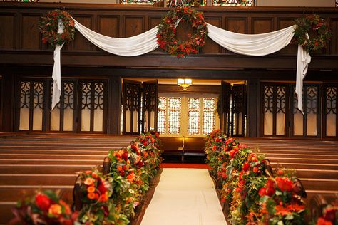 Country Club Christian Church Aisle Arrangements by Blue Bouquet, www.bluebouquet.com Lent Decorations For Church, Advent Church Decorations, Aisle Arrangements, Ceremony Decorations Church, Christmas Ceiling Decorations, Church Aisle, Church Christmas Decorations, Catholic Altar, Orange Wedding Flowers