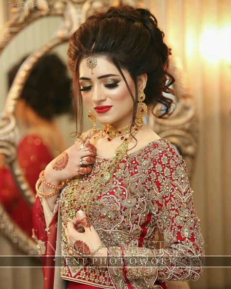 Pakistani Bridal Hairstyles, Beautiful Bridal Makeup, Bridal Hairstyle Indian Wedding, Bridal Mehndi Dresses, Pakistani Bridal Makeup, Bridal Makeup Images, Bridal Hair Buns, Indian Wedding Hairstyles, Bridal Makeup Wedding