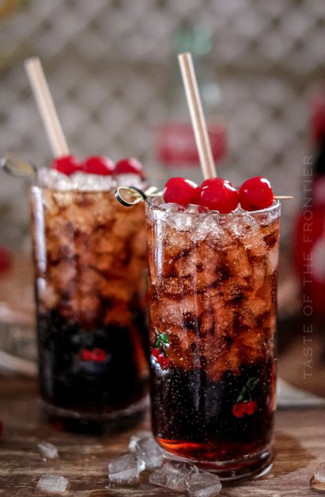 Great for all ages, this Roy Rogers Drink is an iced beverage, that's a blend of cola, and grenadine then topped with a Maraschino cherry. Roy Rogers Drink, Coca Cola Recipes, Cruffin Recipe, Local Fast Food, Italian Cream Soda, Slasher Horror, Strawberry Cake Easy, Cherry Tea, Kid Friendly Drinks