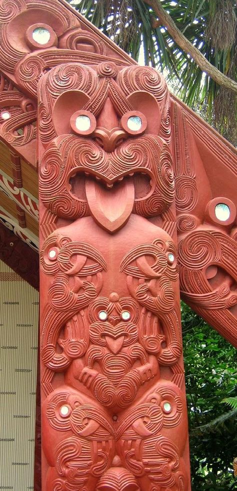 Maori Carving - Bay of Islands, New Zealand Maori Sculpture, Maori Gods, Chin Tattoo, Maori Carving, Australian Aboriginals, Tattoo New, Ta Moko, Maori Tattoos, Maori People