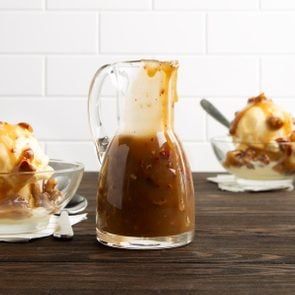 Pecan Sauce Recipe, Butter Pecan Sauce, Pecan Syrup Recipe, Pecan Syrup, Butter Pecan Syrup, Hard Sauce, Salted Caramel Sauce Recipe, Praline Sauce, Pecan Sauce