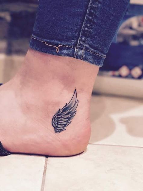 Angel Wing Tattoo On Ankle, Wing Tattoo Ankle, Ankle Wing Tattoo, White Angel Wings Tattoo, Powerful Tattoo Quotes, Eagle Wings Tattoo, Angel Wings Tattoo Forearm, Small Wings Tattoo, Feather Tattoo Ankle