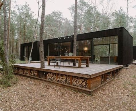 A House In The Woods, Koti Diy, Container House Design, Tiny House Cabin, Modern Cabin, Forest House, Tiny House Living, Barndominium Ideas, Tiny House Design