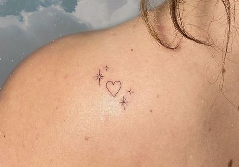 Tattoo Etoile, 500 Tattoo, Planet Tattoo, Petit Tattoo, Herz Tattoo, Pretty Hand Tattoos, Petite Tattoos, Парные Тату, Cute Tiny Tattoos