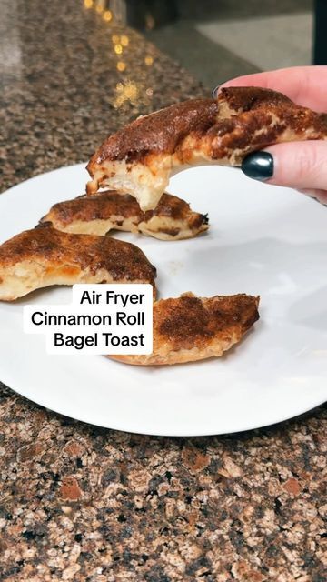 Air Fryer Cream Cheese Bagels, Bagel Dessert Ideas, Bagel Cream Cheese Cinnamon Air Fryer, Cinnamon Bagels Topping, Bagel Thins Breakfast, Bagel Thins Recipes, Cream Cheese Bagel Ideas, Dessert Bagel, Airfryer Bagels