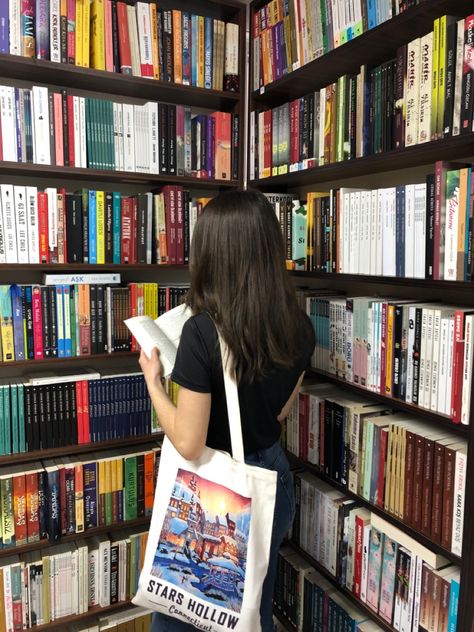 Date With Myself Aesthetic, Book Fair Aesthetic, Library Date Aesthetic, Aesthetic Library Pictures, Bookstore Date Aesthetic, Books Aesthetic Library, Librarian Career, Bestie Hangout, Bestie Summer