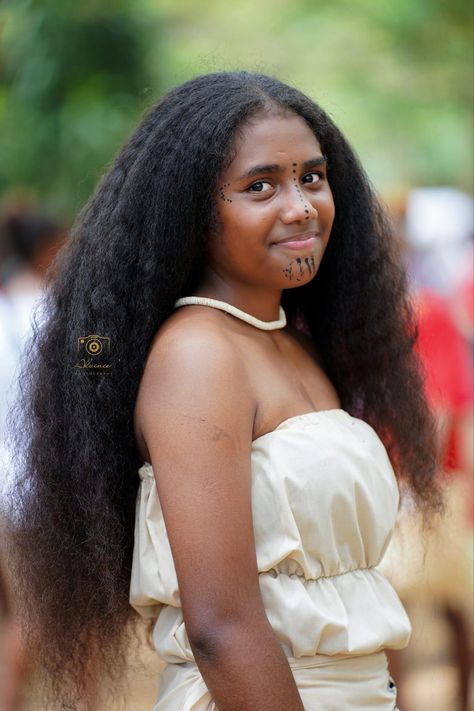 Melanesia, Pacific Islands (📷: Alvince Photography Facebook page) Pacific Islander Girl, Islander Girl, Pacific Islander, Pacific Islands, Island Girl, African Beauty, Facebook Page, Photography, Beauty