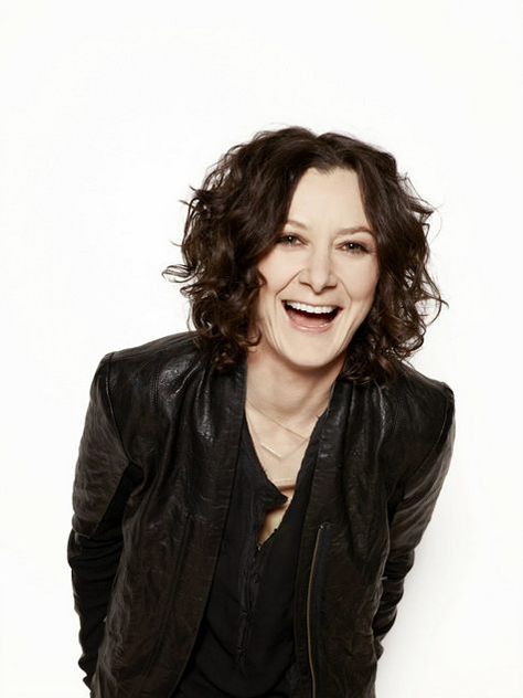 Sarah Gilbert shares her pregnancy news on live TV College Degrees, Sara Gilbert, Bad Teacher, Fall Tv, Yale University, Girls Life, Famous Faces, Celebrity Photos, New Hair