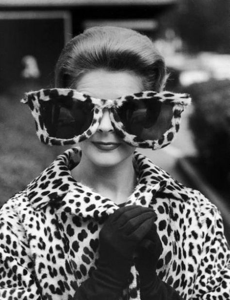 Model June Pickney in oversized leopard skin sunglasses and coat, 1960. Photo by Stan Wayman. Leopard Fur Coat, Jane Russell, John Pawson, Gene Kelly, Mae West, Wearing Sunglasses, Time Life, Dita Von Teese, Grunge Goth