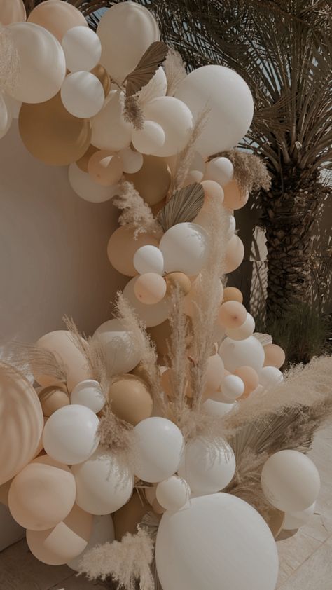 Beige And White Birthday Theme, Baloon Garland Ideas Neutral, Neutral Ballon Arrangement, Boho Neutral Balloon Arch, Boho Themed Balloon Garland, Boho Ballons Decor, Taupe Balloon Garland, Neutral Balloon Backdrop Ideas, Neutral Tone Party Decor