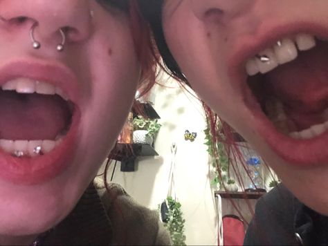 Smiley Piercing With Braces, Easy Piercings, Frowny Piercing, Matching Piercings, Smiley Piercing Jewelry, Smiley Piercing, Cute Piercings, Body Piercings, Front Bottoms