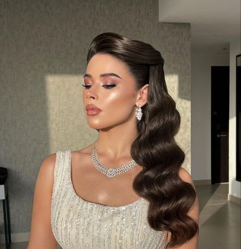 Glamorous Wedding Hair, Hairstylist Fashion, Formal Hairstyles For Long Hair, Glamour Hair, Classy Hairstyles, Hollywood Hair, Bridesmaid Hair Makeup, Graduation 2024, Hairstyles For Layered Hair