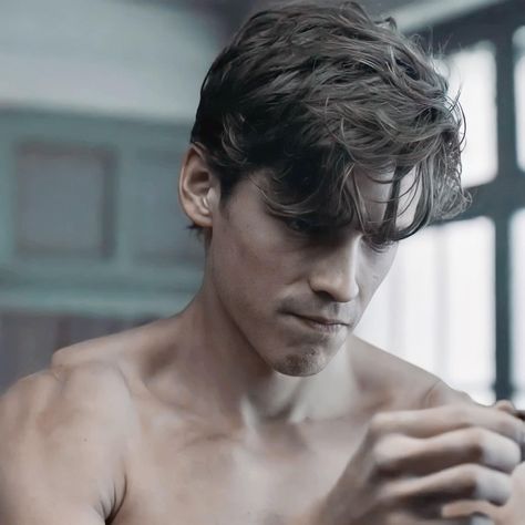 Brenton Thwaites Titans, Brendon Thwaites, Grayson Titans, Titans Nightwing, My Celebrity Crush, Nighwing, Nicky Wire, Titans Tv Series, Brenton Thwaites