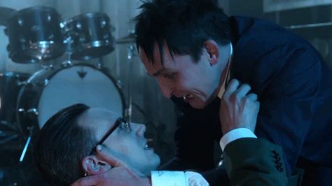 Ahwhww  Penguin (Robin Lord Taylor) and Ed Nygma (Cory Michael Smith) Gotham, Kiss, Tumblr