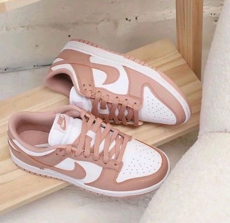 Nick Shoes, Cute Jordans, Nike Shoes Girls, Trendy Shoes Sneakers, Preppy Shoes, Pretty Shoes Sneakers, Nike Shoes Outfits, All Nike Shoes, Shoes Outfit Fashion