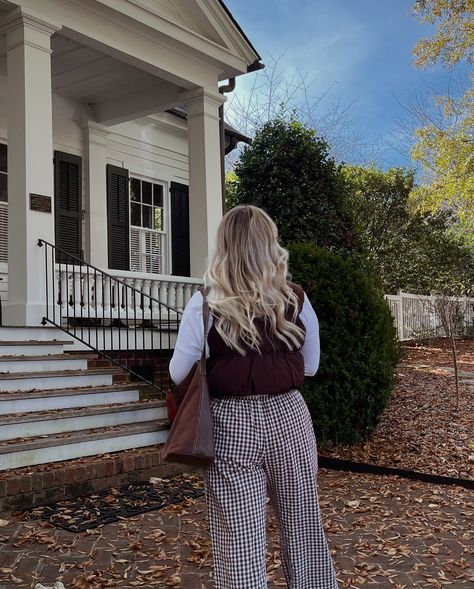 leg day 🍗 #cltnc #charlottenc #fallfashion #fallinspo #thanksgiving cozy fall outfits, fall style inspiration, gingham pants outfit, autumn aesthetic, seasonal vibes, coffee run outfit, neutral tones, fall fashion trends, cozy and chic, street style fall, casual autumn looks, layered outfits, timeless fall fashion, minimalist style, warm tones aesthetic Warm Tones Aesthetic, Gingham Pants Outfit, Coffee Run Outfit, Building Outfits, Run Outfit, Thrift List, Brown Pants Outfit, Outfits Timeless, Fall Style Inspiration