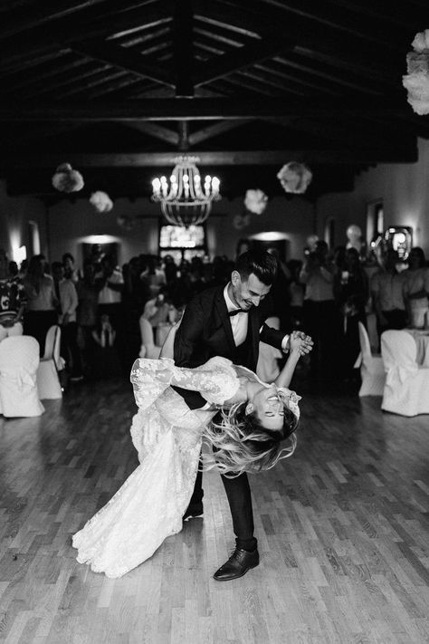 First Dance Photos, Wedding Shot List, Wedding Picture Poses, Wedding Photography Styles, Shot List, Wedding Photo Inspo, Wedding Photos Poses, Dance Photos, Wedding Photography Poses