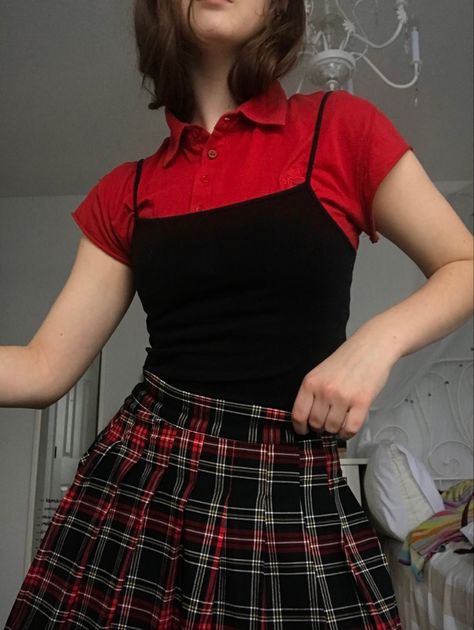 Midi Red Skirt Outfit, Red Checkered Skirt Outfit, Checkered Skirt Outfit, Plaid Skirt Outfit, Skirt Aesthetic, Red Plaid Skirt, Tartan Skirt, Check Skirt, Checkered Skirt