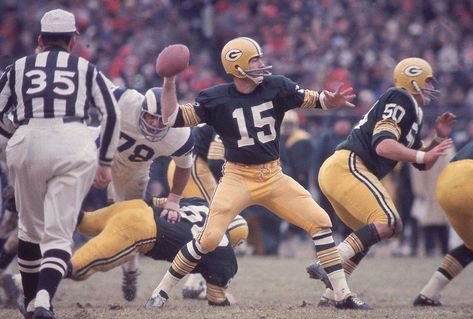 Bart Starr, Football Fever, Green Bay Packers Football, Packers Football, Nfl History, Nfl Packers, Football Poster, Championship Game, Pro Sports