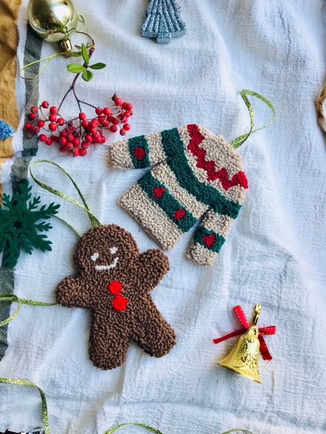 Punch Needle Name Ideas, Punch Needle Sweater, Christmas Punch Needle, Christmas Sweater Ornament, Ugly Christmas Sweater Ornament, Christmas Fair Ideas, Christmas Mug Rugs, Diy Felt Christmas Ornaments, Christmas Craft Fair