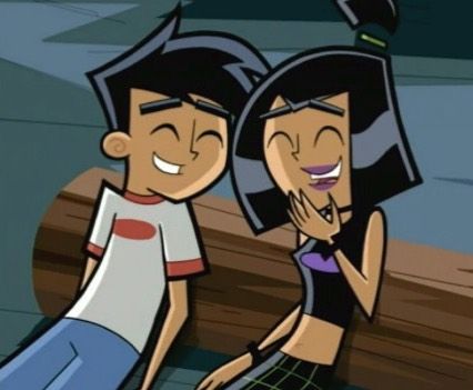 Danny Phantom 💫 on Instagram: “LOOK AT THEM THEYRE SO CUTE THEY MAKE ME GO !!!!!!!!!!!!!!!! INSIDE  #dannyphantom #sammanson #nickelodeon #goghostagain #dannyfenton” Danny Phantom Sam, Sam Manson, Hopeless Love, Tv Show Couples, Nickelodeon Shows, Enjoy The Silence, Danny Phantom, Favorite Cartoon Character, Cartoon Faces