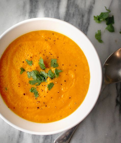 Soup Healing, Vitamix Soup, Vegetarian Freezer Meals, Easy One Pot Meals, Carrot Soup, Vegan Soups, Appetizer Salads, Wellness Blog, Delicious Soup