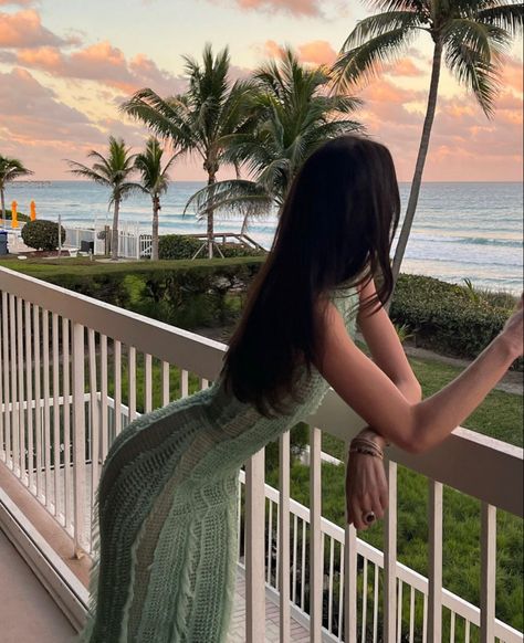 Balcony Picture Poses, Candid Pictures, Business Lady, Travel Pose, Summer Picture Poses, Stylish Work Attire, Fire Fits, Summer Girl, Beach Poses