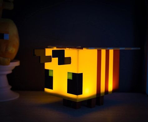 #minecraft, #minecrafter, #mincraftbuilds, #minecraftmemes, #minecraftlife, #minecraftworld, #minecraftedits, #minecraftserver, #minecraftart, #minecraftcommunity Minecraft Bee, Practical Lighting, Yellow Bee, Novelty Lighting, Mood Light, Childrens Gifts, Aesthetic Bedroom, My New Room, Boy's Room