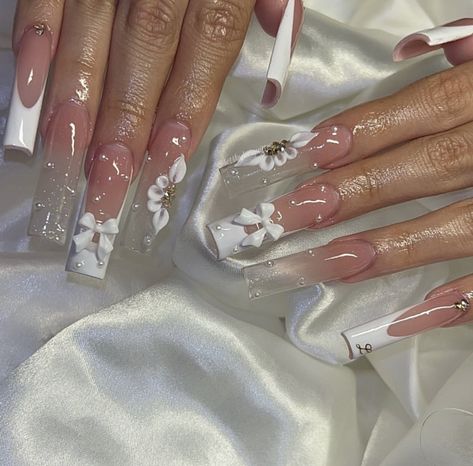 W Initial, Quinceanera Nails, Nails French Tip, Girly Acrylic Nails, French Tip Acrylic Nails, Cute Acrylic Nail Designs, Simple Acrylic Nails, French Acrylic Nails, Acrylic Nails Coffin Pink